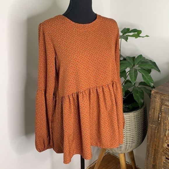 FALL 🍂 Orange ruffle top 1.4.3. STORY Orange ruffle Blouse - Picture 4 of 8